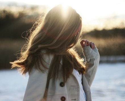 爱情有时是一种习惯_善良个性QQ空间美女意