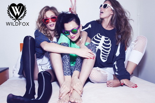 寂寞的人总是很辛苦_潮流时尚欧美女生QQ空