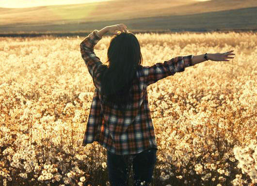 模糊的背影_意境设计QQ空间图片素材_腾牛网