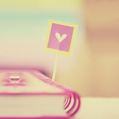 那一瞬间的感动唯美qq空间素材_爱情是什么形