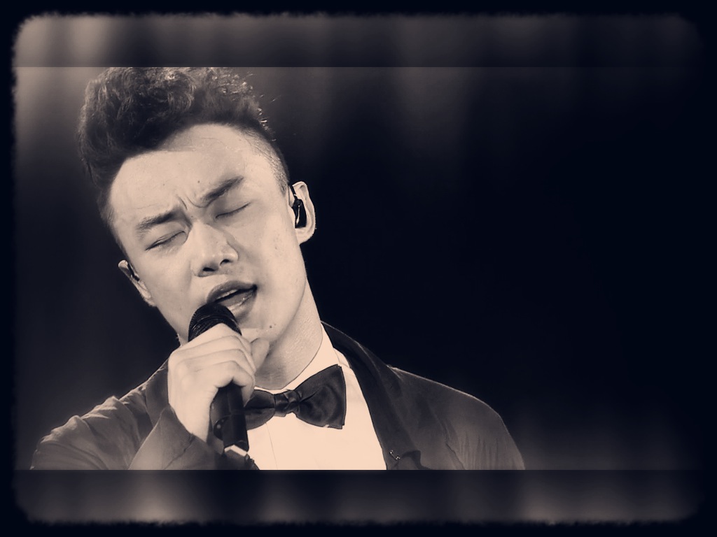 qq空间明星素材_用灵魂唱着幸福摩天轮的陈奕