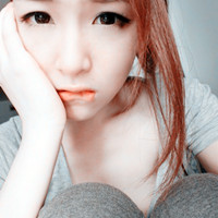 近距离可爱美女qq头像_演着戏独自擒掉一个人