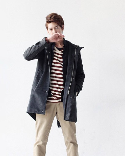 非主流帅气的男生qq皮肤_等个良人与我共度世