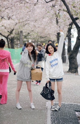 最新好听姐妹qq网名大全_闭眼呼吸笑看往事如