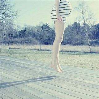 唯美空间素材装扮图_自己静静看书写字_QQ下