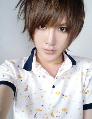 QQ空间主页形象素材_像女生一个清秀的梦幻