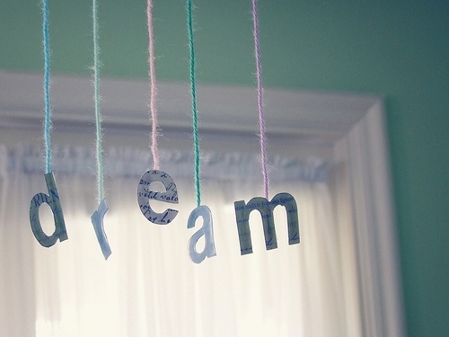 综合个性空间素材图片_im lost in dreams and reality_qq下载网