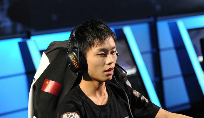 LOLS4总决赛现场图片 EDG皇族精彩镜头预览