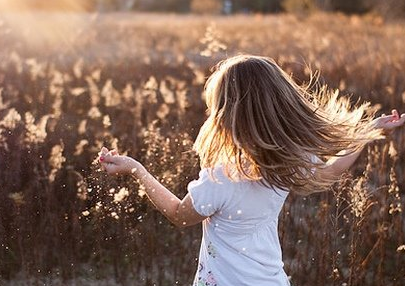 青春爱情非主流个性签名 年少无知的我们又有