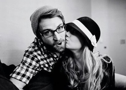 可爱情侣网名带符号的2016一对 骚年缺爱不缺