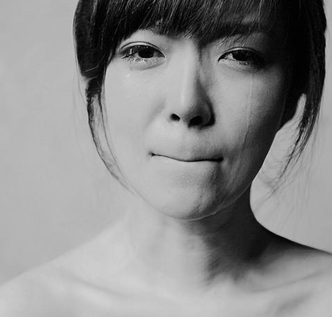 伤心图片大全带眼泪的 2016哭的图片女生伤心